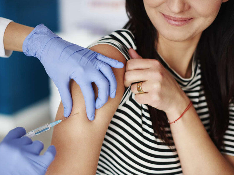 Azərbaycanda koronavirusa qarşı vaksinin 3-cü dozasının hansı hallarda vurulacağı açıqlandı