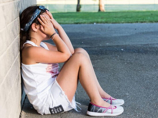 Azərbaycanda DƏHŞƏTLİ HADİSƏ: 13 yaşlı qız atası və qardaşı tərəfindən zorlandı