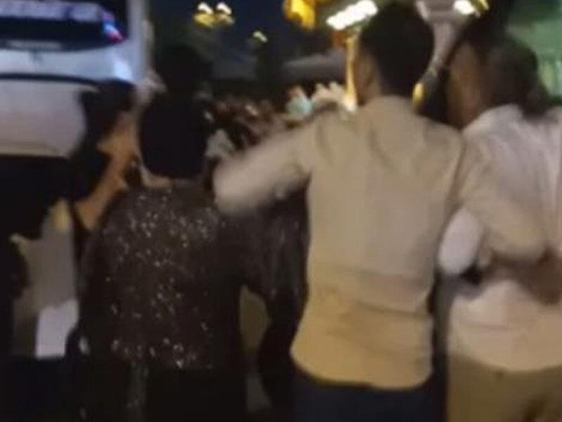 Bəyin bacısına sataşdılar, dava düşdü - Toy dayandı - DƏHŞƏTLİ VİDEO