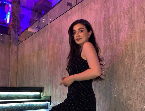 Gənc aktrisa taksidə seksual xarakterli hərəkətlərə məruz qalıb - FOTO