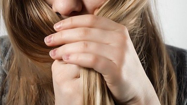 Ermənistanda biabırçılıq: Ata qızının qardaşı ilə intim videosuna görə şantaj edildi