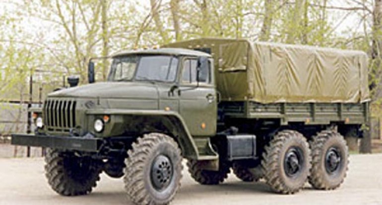 Göygöldə hərbçiləri daşıyan maşın aşdı, xəsarət alanlar var