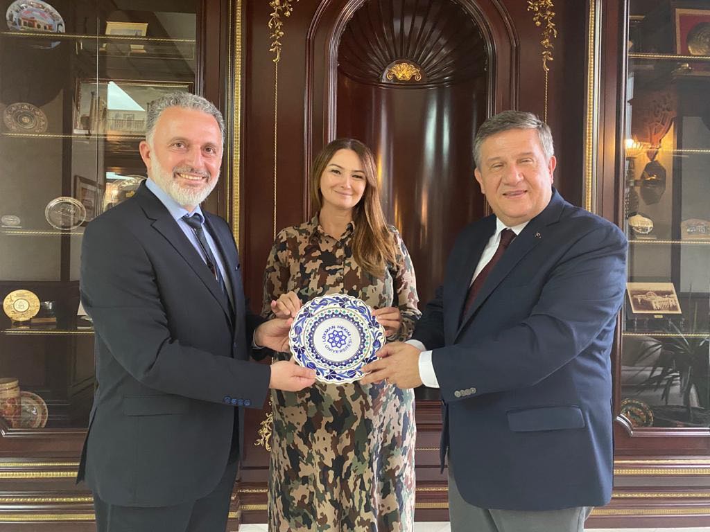 Qənirə Paşayeva Lokman Həkim Universitetinin nümayəndə heyəti ilə görüşüb
