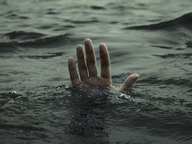 11 yaşlı oğlan dənizdə batdı