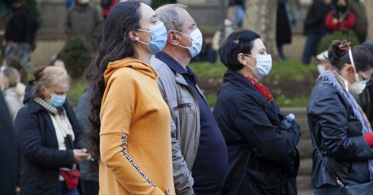 Gürcüstanda yoluxma sayı 2 mini ötdü: 26 ölü