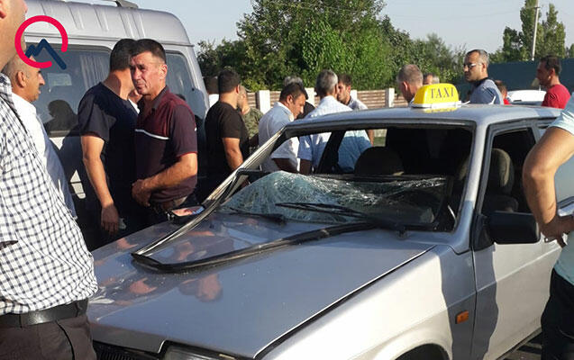 Nəvəsinin toyuna gedərkən qəzaya düşən baba öldü