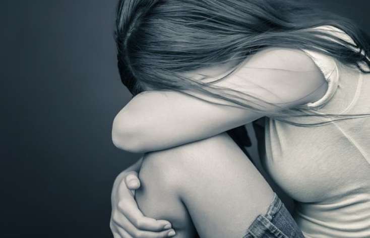 16 yaşlı qızı evə çağırıb içkisinə yuxu dərmanı atdı: Sonra DƏHŞƏT TÖRƏTDİ / FOTO