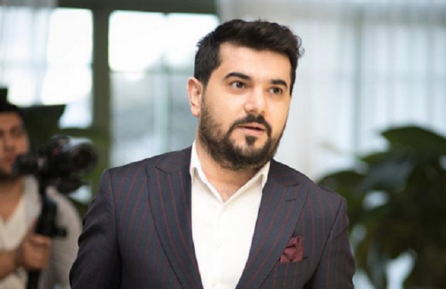 Həyat yoldaşından ayrılan 