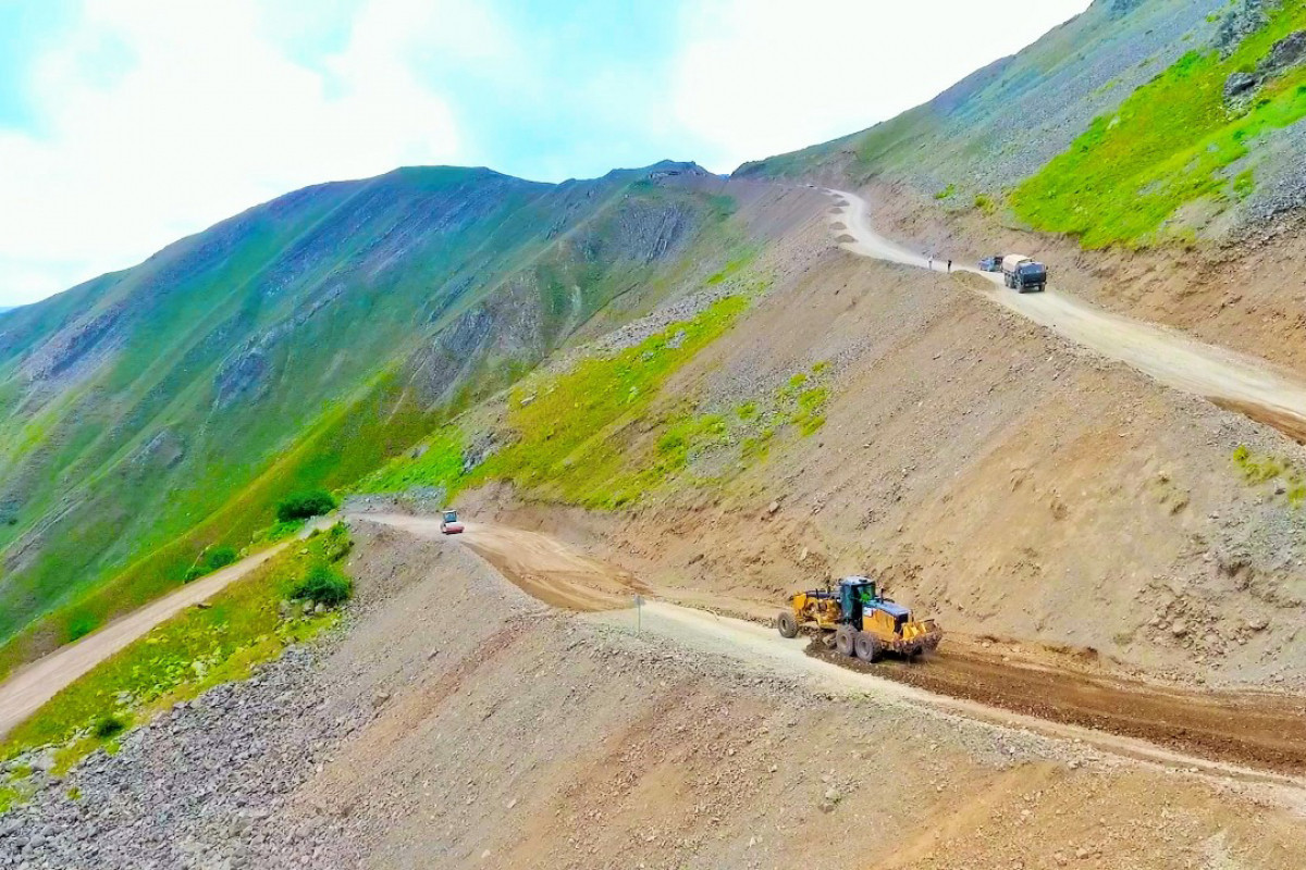 Toğanalı-Kəlbəcər-İstisu avtomobil yolunun genişmiqyaslı tikintisinə başlanılıb - FOTO