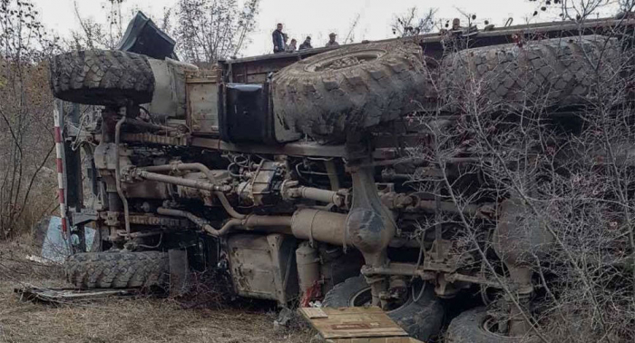 Zəngəzurda mərmi daşıyan “Ural” aşdı: Erməni hərbçilər ağır yaralandı