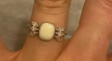 Üzüyünün qaşı ANA SÜDÜndəndir - FOTO