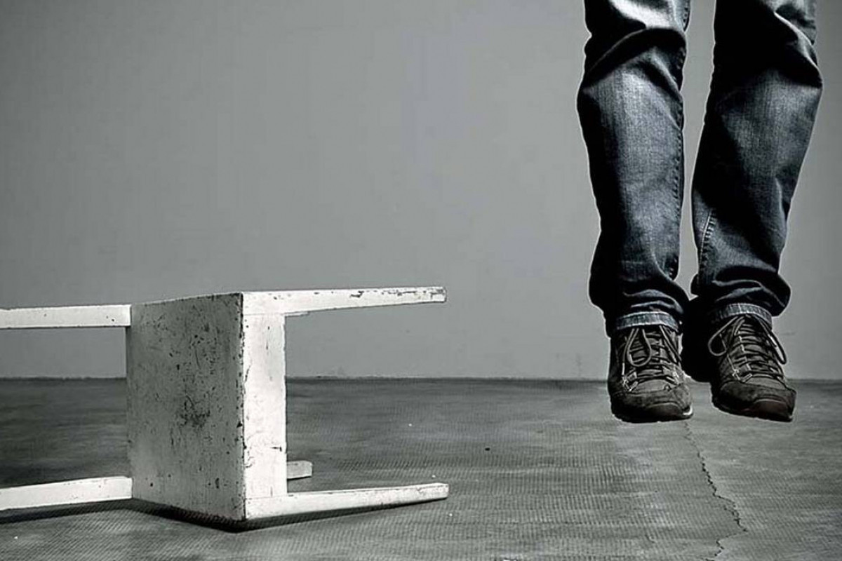 Sumqayıtda 38 yaşlı kişi intihar edib