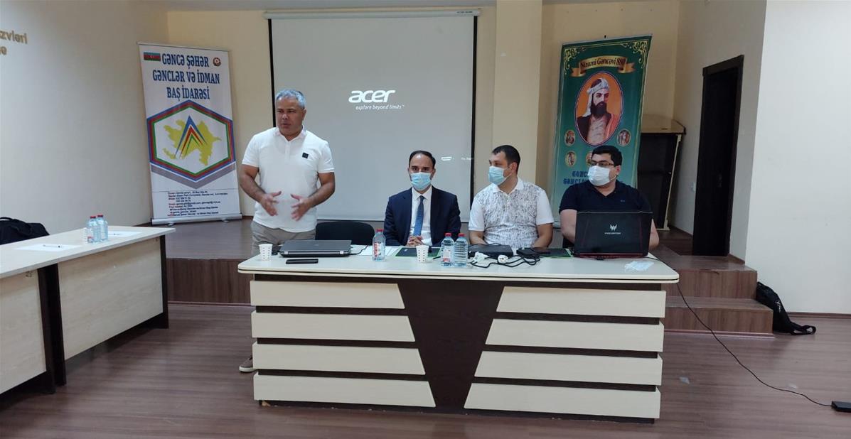 Gənclərlə işləyən əməkdaşlar üçün sosial mediadan səmərəli istifadəyə dair təlim kursu keçirilib