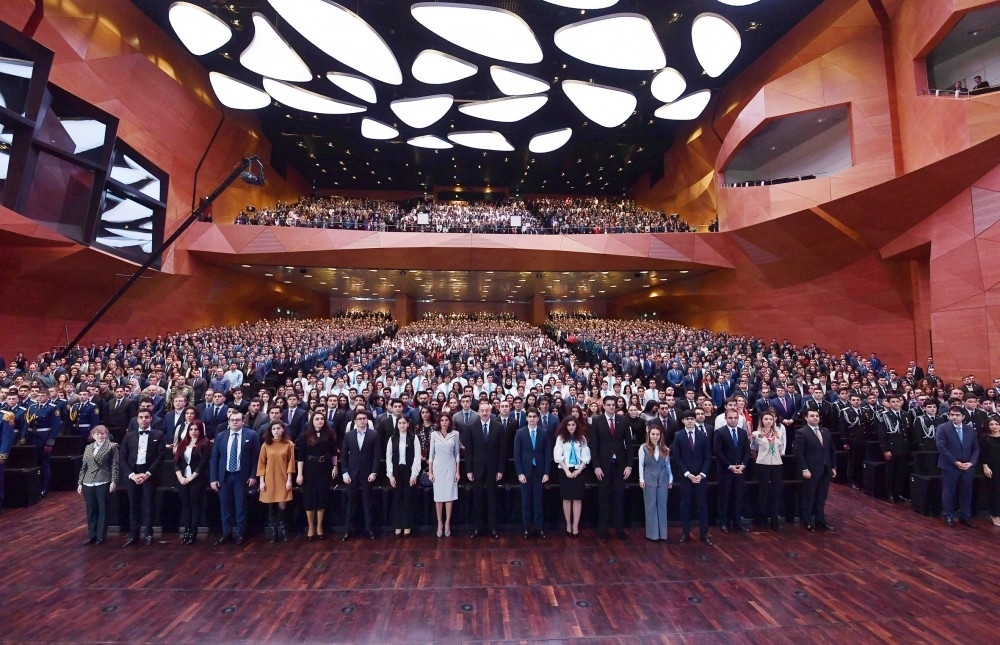 Azərbaycan gənci hər zaman həm ölkə daxilində, həm də xaricdə vətənə bağlılığı ilə seçilib