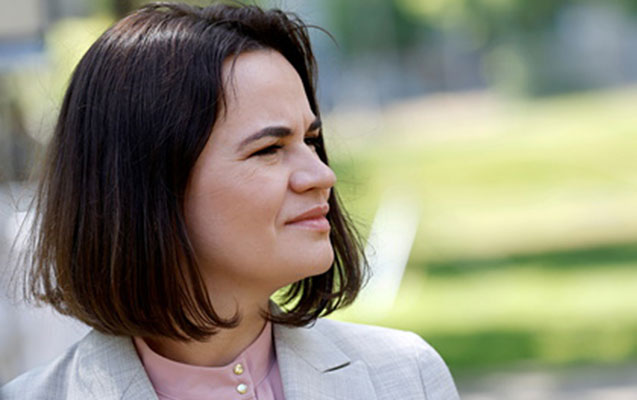 Bayden Tixanovskaya ilə görüşdü