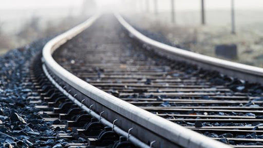 Dəmir yolu vağzalında qadın bıçaqlanaraq öldürüldü