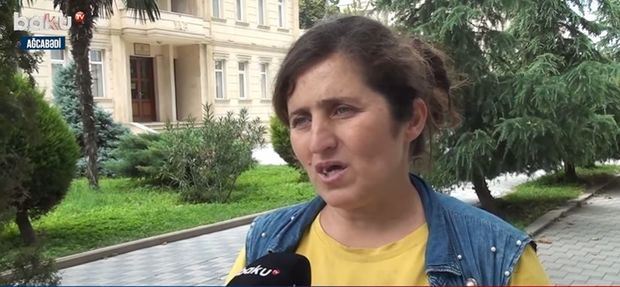 Övladını küçəyə atan ana “Baku TV”yə danışdı – VİDEO