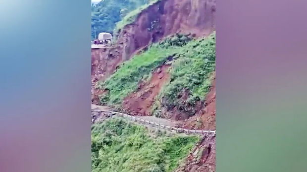 Hindistanda dağ sürüşdü, qurbanlar var - ANBAAN VİDEO