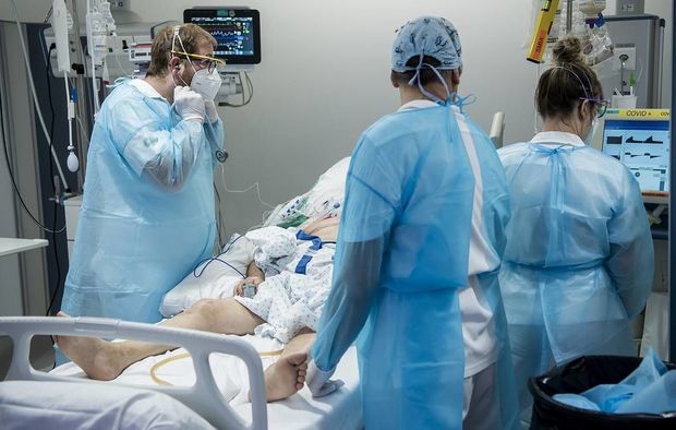 В июле заболеваемость COVID-19 в мире возросла на треть, но резко снизилась смертность