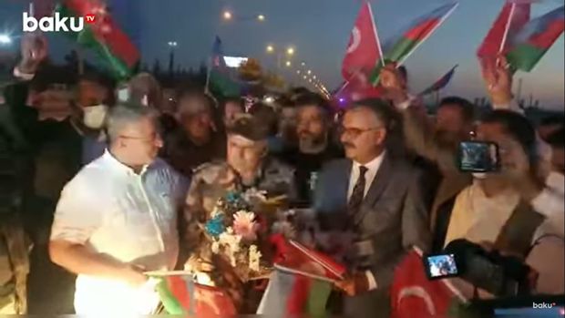 Azərbaycanlı yanğınsöndürənlər Türkiyədə sevinclə qarşılandı – VİDEO