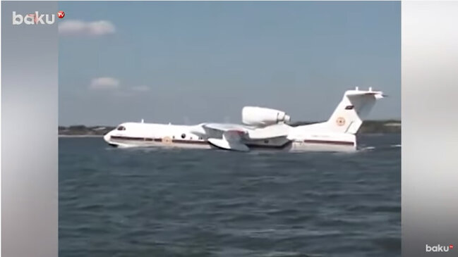 Самолет-амфибия МЧС Азербайджана тушит пожар в Турции - ВИДЕО