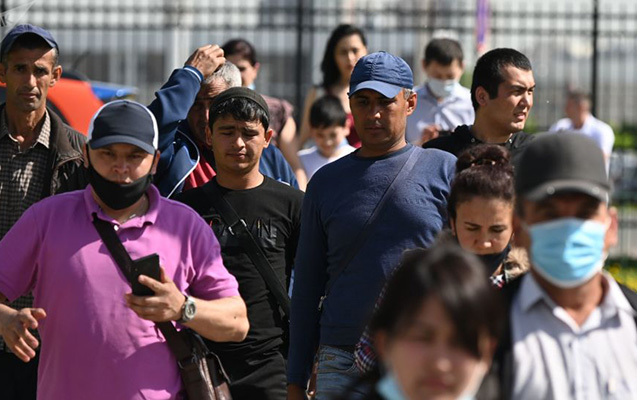 Rusiyada MDB ölkələrindən 700 mindən çox qanunsuz miqrant var