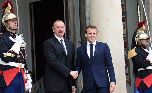 İlham Əliyev və Emmanuel Makron Ermənistan-Azərbaycan sərhədindəki vəziyyəti müzakirə ediblər - YENİLƏNİB