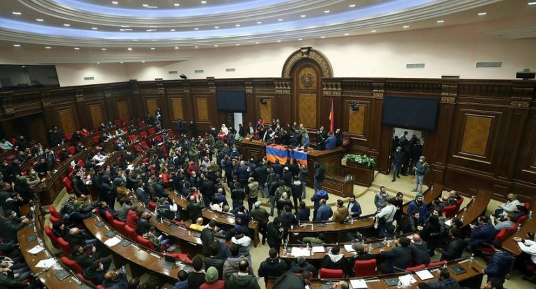 Ermənistan parlamenti qərara gələ bilmir