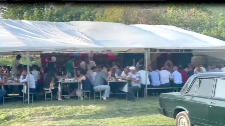 Ofisiantlar maska taxmadığı üçün toy sahibi cərimələndi