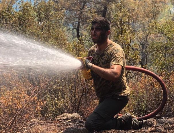 Türkiyədə yanğınla mübarizə aparan FHN əməkdaşlarının yeni görüntüləri - FOTO/VİDEO