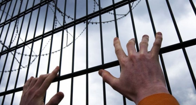 5 müttəhim istintaq təcridxanadan qaçdı