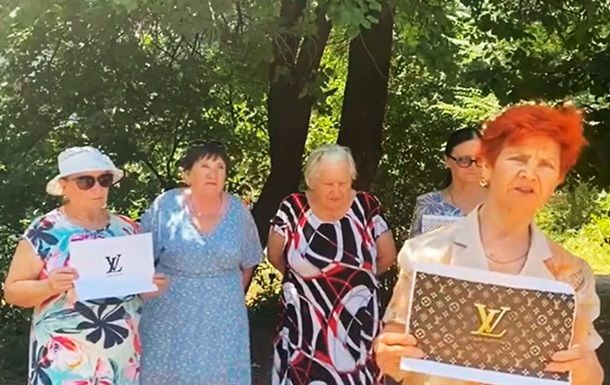 Rusiyalı pensiyaçılar “Louis Vuitton” çantalarına qarşı etiraz etdilər – VİDEO