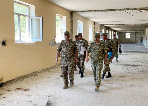 MN rəhbərliyi azad edilmiş ərazilərdə tikintisi davam edən hərbi hissələrdə olub – FOTO/VİDEO