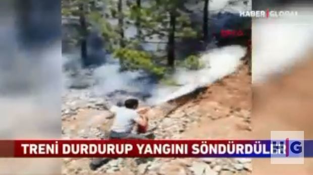 Türkiyədə maşinistlər qatarı saxlayıb yanğını söndürməyə başladılar – VİDEO