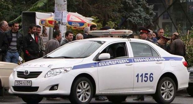 Ermənistanda “Mismar” ləqəbli məmuru döyənin “Çəkic” olduğu ortaya çıxdı