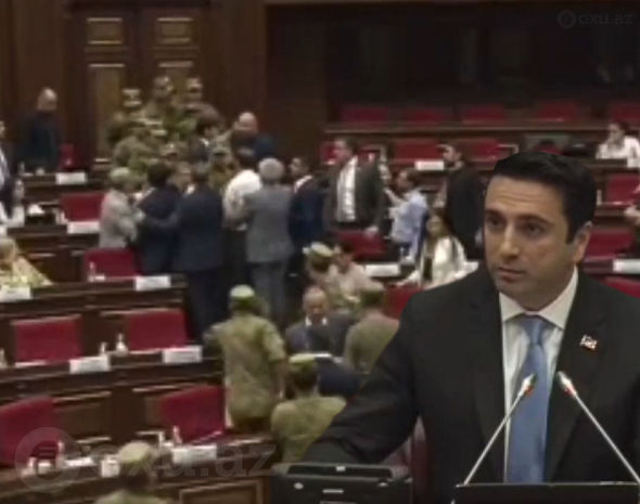 Ermənistan parlamentində deputatlar arasında dava düşdü - VİDEO