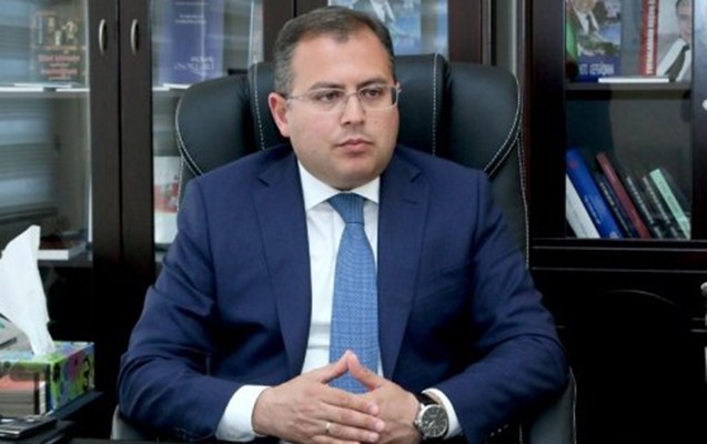 Səbail İcra Hakimiyyəti səkiləri restoranlara neçəyə satır? – Foto