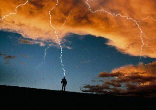 İldırım toy iştirakçılarını vurdu - 2 qadın öldü