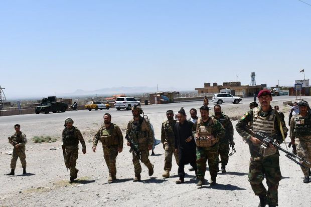 Bütöv bir ordu korpusu döyüşsüz “Taliban”a təslim oldu - VİDEO