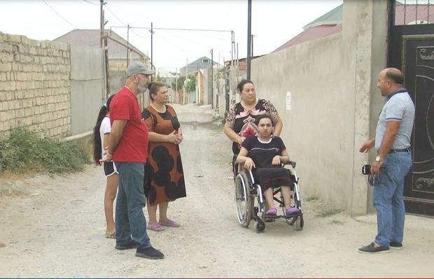 Бездеятельность Сумгайытского муниципалитета создает инвалидам трудности для передвижения - ВИДЕО