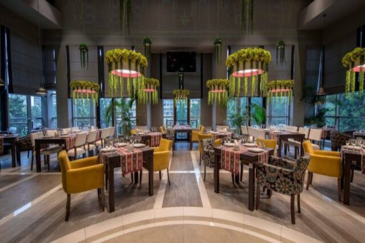 Gürcüstanda restoran və idman zallarına daxil olmaq üçün COVID pasportu tələb edilə bilər