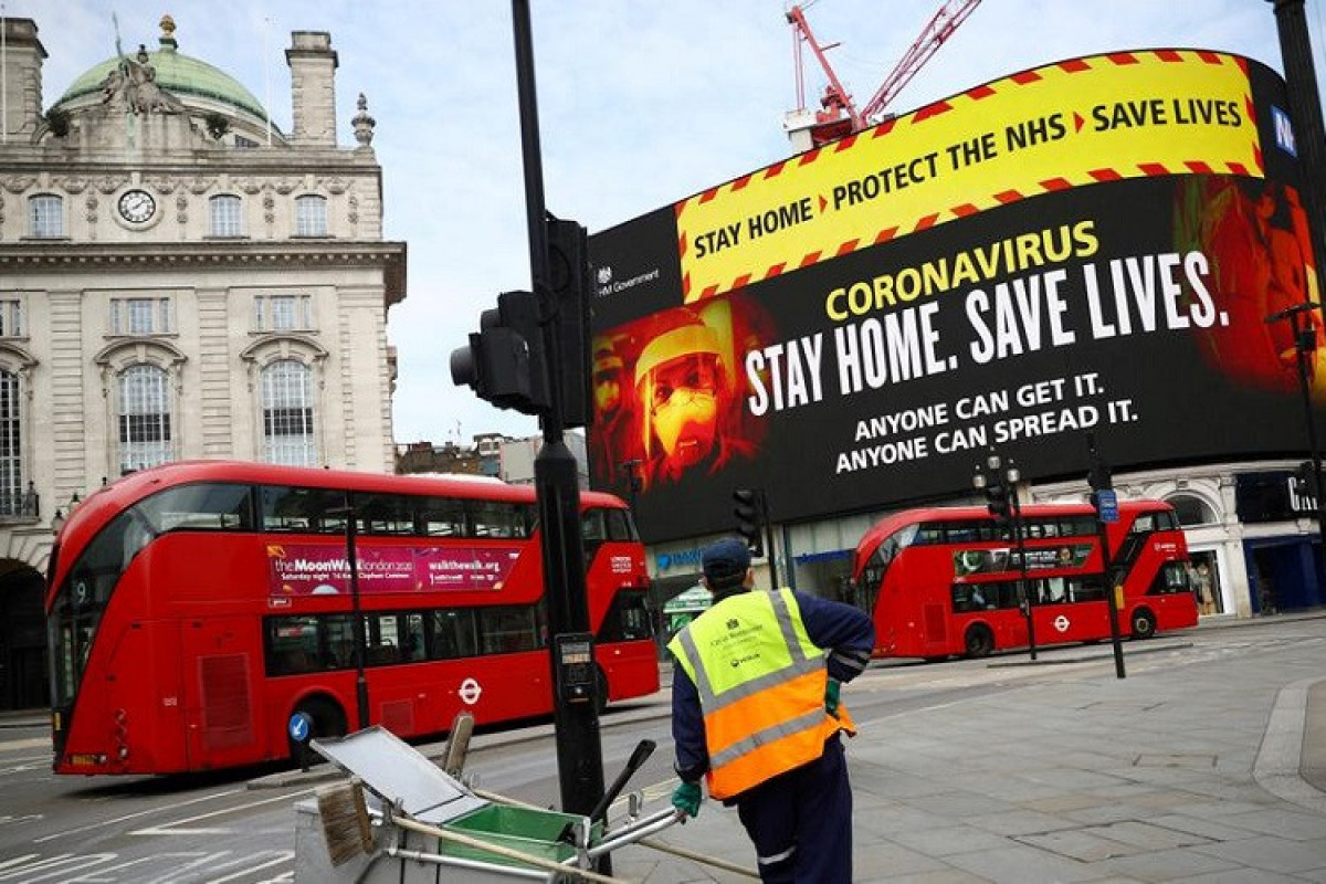 Britaniyada daha 32,7 min nəfər COVID-19-a yoluxub