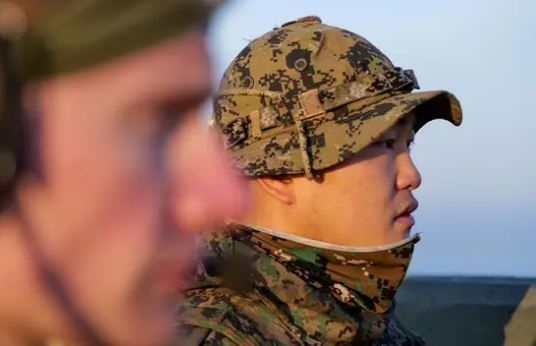Cənubi Koreyada cinsi zorakılığa uğrayan hərbçi intihar etdi