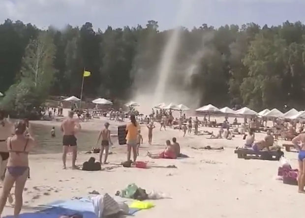 Çimərlikdə dincələnlər qeyri-adi təbiət hadisəsinin şahidi oldular - VİDEO