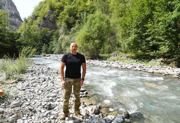Prezident: “İndiki mərhələdə bizim əsas vəzifəmiz azad edilmiş torpaqlarda möhkəmlənməkdir”