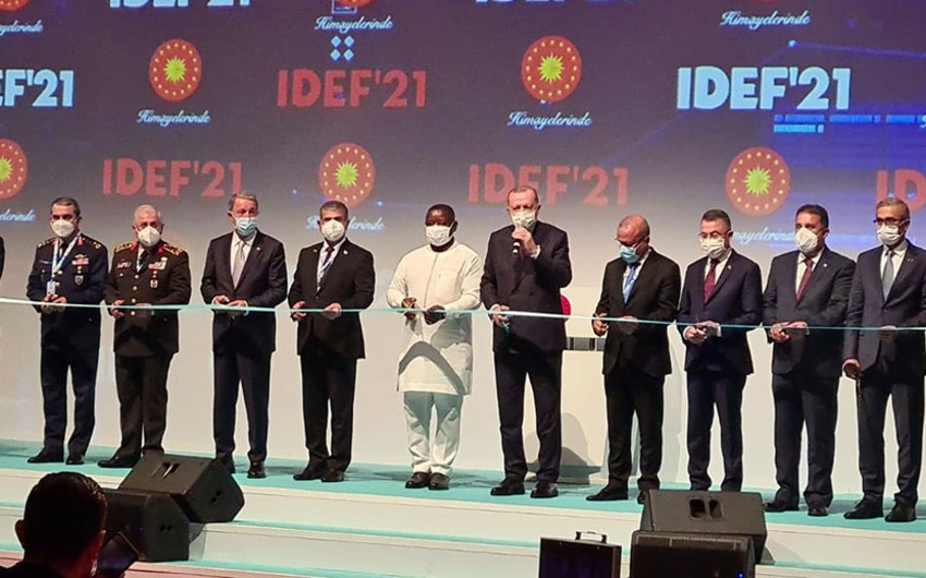 Zakir Həsənov “IDEF-2021” sərgisinin açılışında iştirak edib