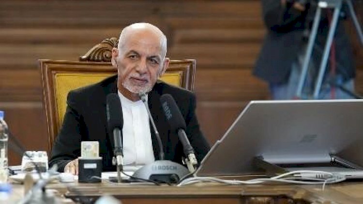 “Xarici səfirlər dedi ki, qaç, canını qurtar“ - Fərari prezident