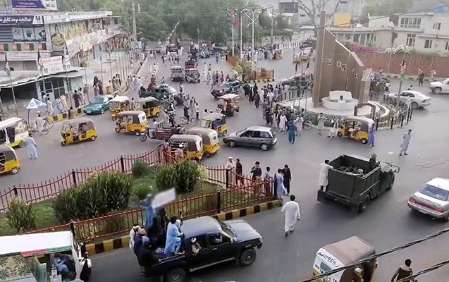 “Taliban” dinc sakinləri atəşə tutub - Ölən var