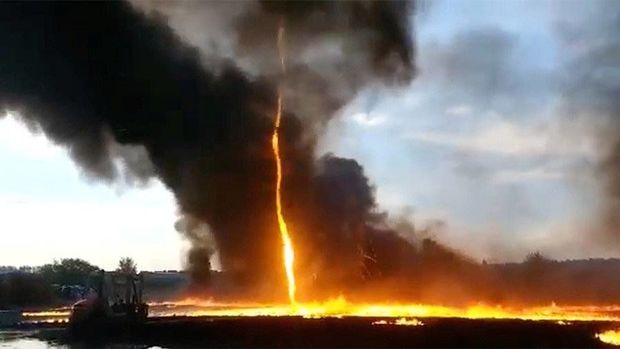 Rusiyada odlu tornado görənləri heyrətə gətirib - VİDEO