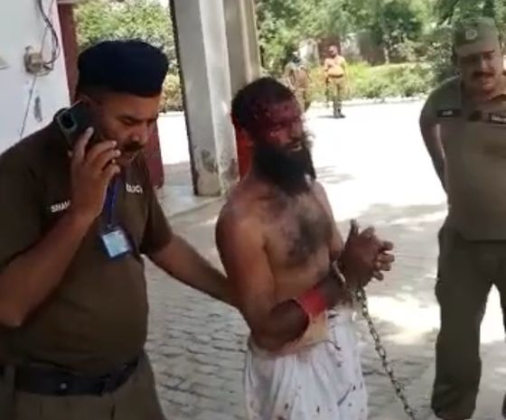 Pakistanda Aşura günü izdihamının içinə qumbara atan şəxs ələ keçdi - VİDEO